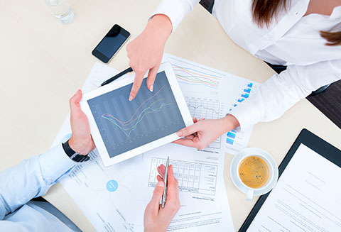 IT consultant in King of Prussia reviewing data recovery and networking security plan
